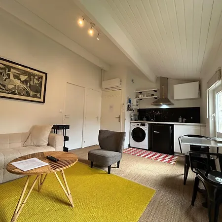 Bel Appartement, Oiseau 1